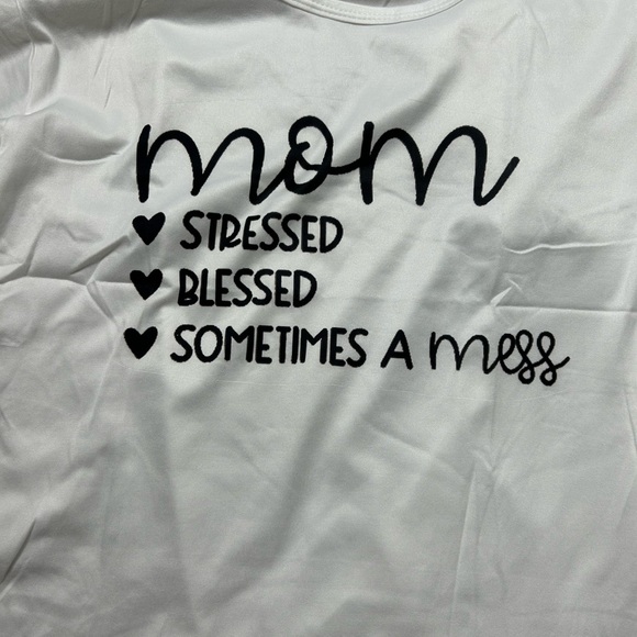 NWOT white graphic t-shirt “Mom/Mama”, bundle of 2 - Picture 3 of 4